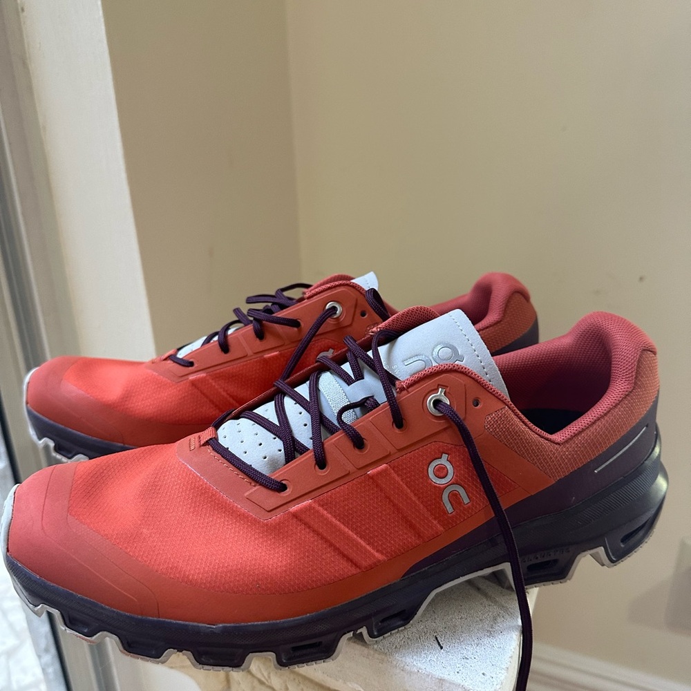 Men’s Cloudventure running shoe. Flare/Mulberry in size 11.5.  New condition.